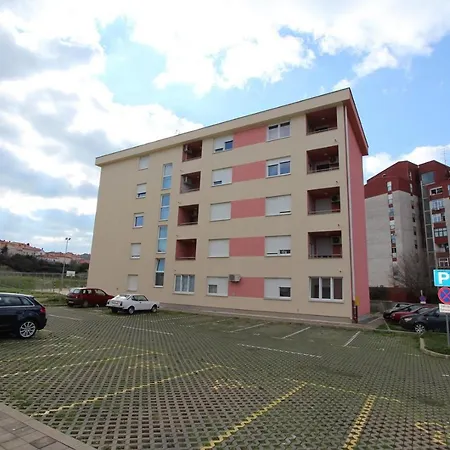 Mladen Apartment *